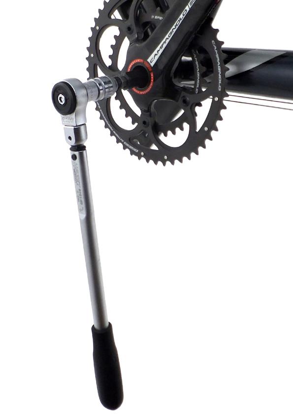 lbs) (fig. 14), 42 60 Nm (372 531 in.lbs.) WARNING: The central titanium bolt FC-SR007 fitted exclusively on Super Record Ultra-Torque crankset, with titanium