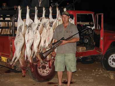 6.3 Shooting skills and exsanguination The main objectives of commercial harvesting teams are to deliver partially dressed game carcasses from uninjured, unsoiled and unstressed animals to the game