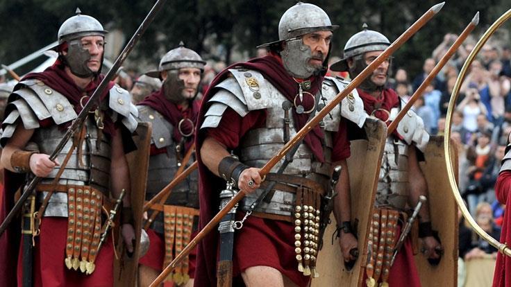 When the Romans invaded Britain, their army was so good that it took on armies 10 times its size and won! At its largest, there might have been around half a million soldiers in the Roman army!