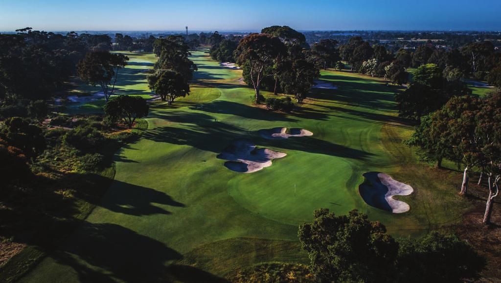 The Course Commonwealth Golf Club is a spectacularly presented 18-hole championship golf course, located in the heart of the world renowned golfing region of the Melbourne Sandbelt.