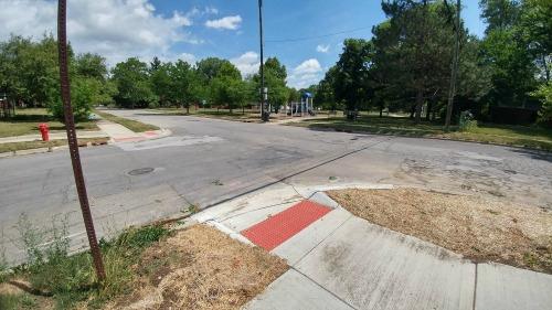 CROSSING TREATMENT ELEMENTS: CROSSINGS AND MARKINGS All intersections of streets are normally considered to represent crosswalks, even when there are no painted