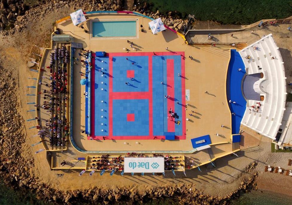 9 FIELD OF PLAY (FOP) 9.1 Size: 12m x 12m (Athletes compete on a mat) 9.2 Competition will be on the beach otherwise technical guideline shall define specific setting.