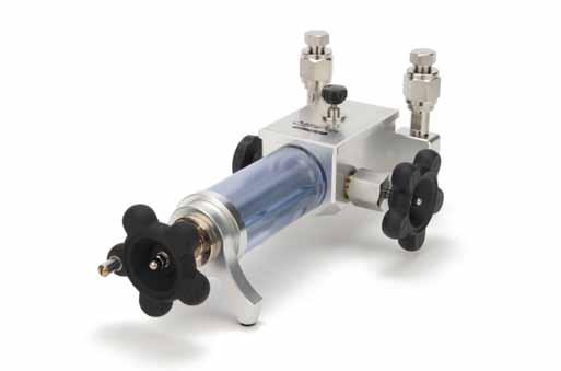 Pressure / Process Calibration Equipment Additel 925 Handheld Hydraulic Pressure Test Pump Generate 85% vacuum to 6,000 psi (400 bar) pressure Portable, only 3.