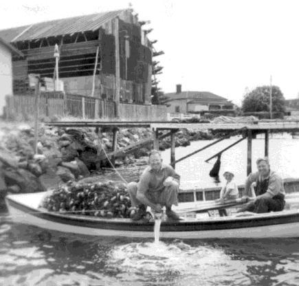 Photo 5 Surf boat Port Fairy with net loaded.