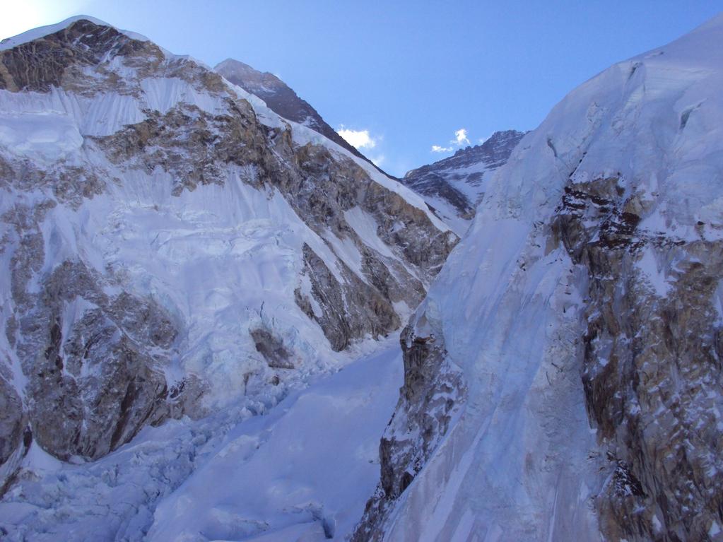 Mount Everest, May 17 th 2010 On Saturday, May 8th, a Russian climber lost his live at the Lhotse Face at 7`800 meters.