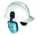 providing earmuffs that clip to the side of the hard hat to ensure that the protection can be worn correctly without discomfort.