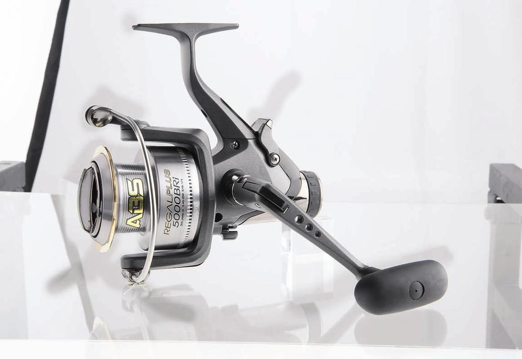 By the perfect combination of lightweight magnesium and Zaion material, this reel achieves
