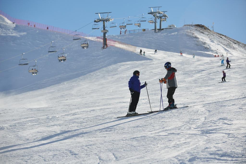 Must ski at Snow Stars Level 2 Gold Days Available: Jan.