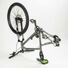 Maintenance Attaching the rear wheel Place the frame upside down on a flat surface, resting on the