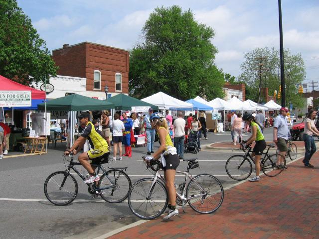 As stated in comments from over 200 Town of Davidson residents, bicycling will help to improve people s health and fitness, enhance environmental conditions, decrease traffic congestion, and