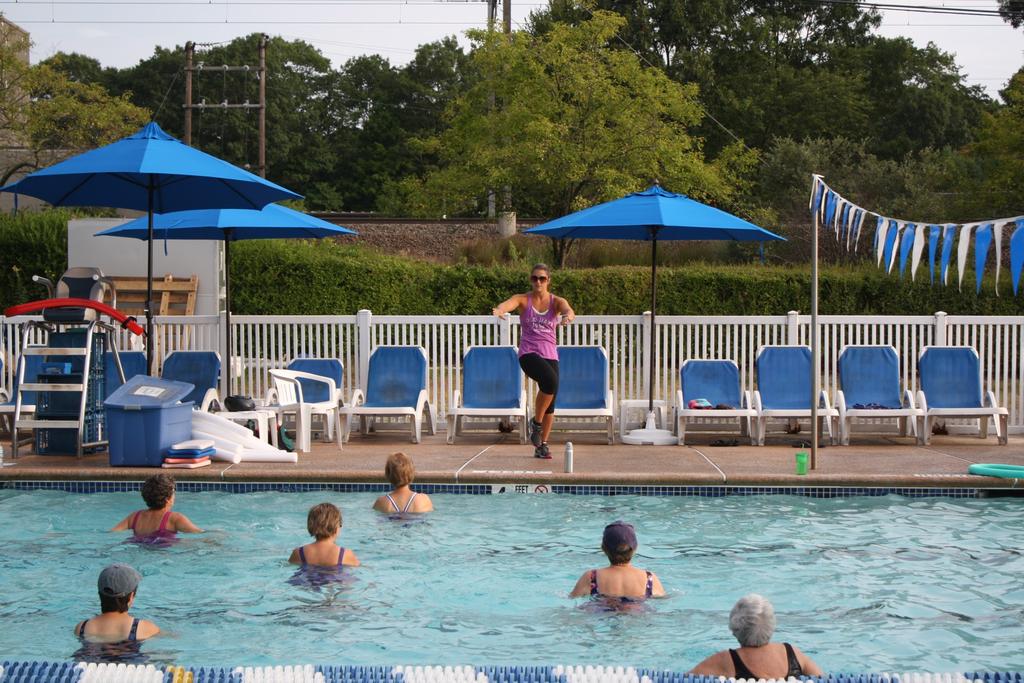 Days: Saturday Time: 8:00-9:00am Silver Splash A fun and exciting class designed for active older adults, increasing muscle strength, flexibility and range of motion through water exercise.