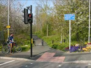diagrams 2602.1, 2601.1 or 2602.2 immediately after the junction is often sufficient, as long as cyclists can see this sign before they reach the junction area.