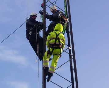 GWO Basic Safety Training onshore/offshore, 6s Course modules: Working at Heights () Height rescue with a combination of practical and theory.