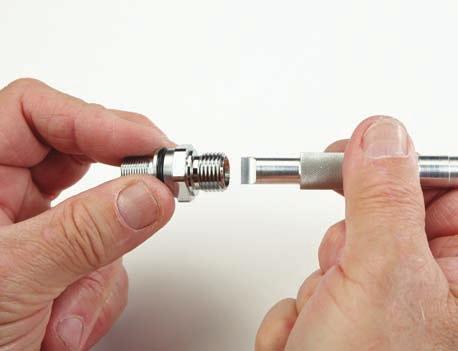 7. Remove the O-ring (11) from the access plug and set aside for cleaning (it will be reused).