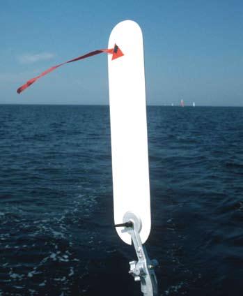 only be in the water when the system is in use, so there should never be any growth on it anyway. The pendulum rudder blade can be cleaned in the lift-up position.