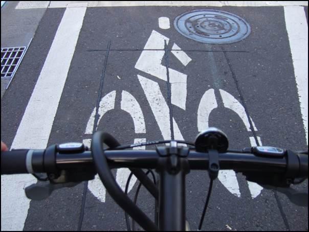 Bike-activated Signal Detection DESCRIPTION Signalized intersections should include detection for bicyclists to facilitate safe, comfortable, and convenient crossings at intersections for bicyclists