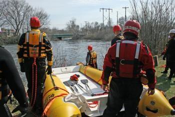 SATURDAY & SUNDAY - SEPTEMBER 23 & 24, 2017 2 DAY COURSE 2.06 Swiftwater Rescue Technician $395 EMS / FIRE / LIFEGUARD Location: Kennebunkport Village Fire Dept.