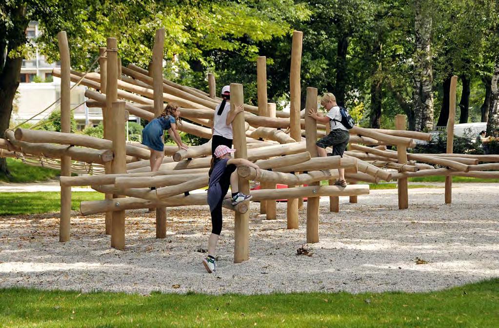 Play value Climbing Structures made from hand-processed irregular round logs, can be integrated into a strongly nature-oriented environment due to their formal expressive character.