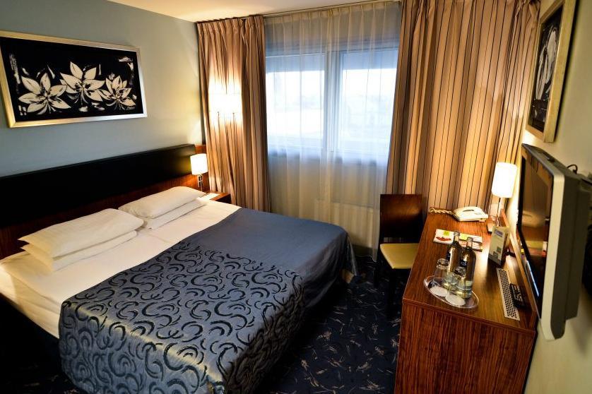 more information about hotel and booking please visit: www.hotelavalon.