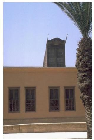 30 Ali Alzaed and Ashraf Balabel Figure 1 : The one-sided wind tower of a house inal-jawhara in