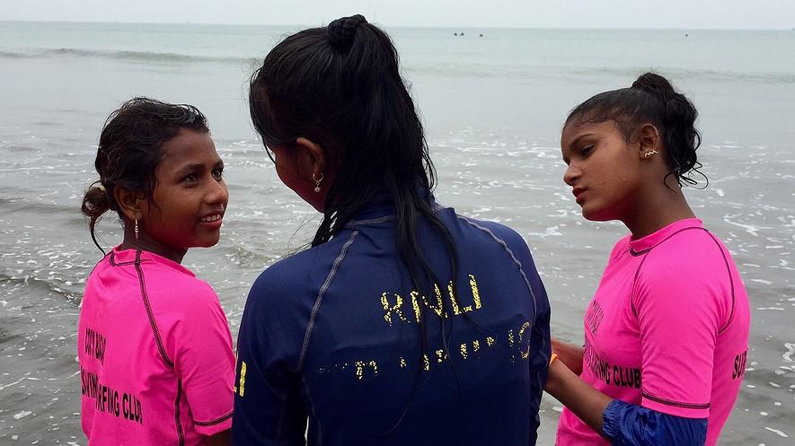 Bangladeshi surfer girls rebel against their country's customs By Los Angeles Times, adapted by Newsela staff on 04.13.
