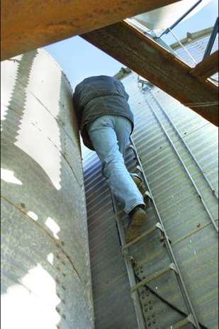 New Walking-Working Surfaces and PPE (Fall Protection) Rule Western Wisconsin Safety Council Eau Claire, WI August 17,