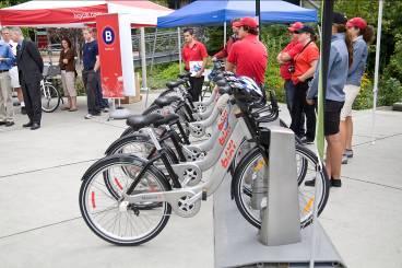 Metro s Experience: Bike Sharing King County Metro leadership role Last mile benefit