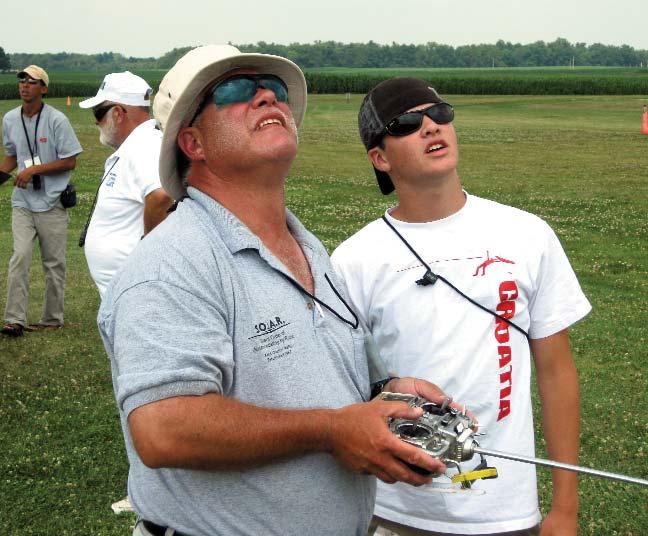 Unlimited As soon as RES was completed around 11:30, our CD for Unlimited, Jim Deck, held a brief pilots meeting and the longawaited Unlimited Sailplane contest got underway.