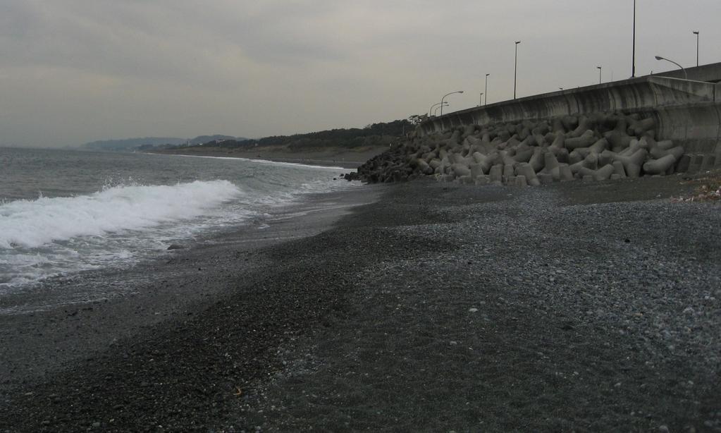 Fig. Eroded coast on the west side of Oiso fish port (Fig.2, #1). Fig.6 Damaged sea wall at Oiso (Fig.2, #3) Hs(m) (T(s)<30) 0 1.0 Hrms(m) (30<T(s)<300) 0. 0.0 Mean current velocity (m/s) 0.