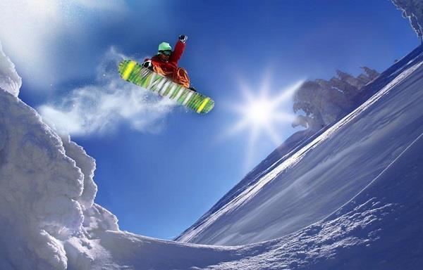 Freestyle Skiing - Overview Freestyle Skiing is a game that needs perfect balance of body and mind while taking a jump from the inrun to the maximum possible height to win.