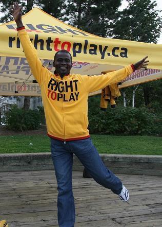 SANTANA SANTANA Eugene Tetteh Volunteer Coach, Right To Play, Ghana Fast Facts Right To Play Ghana 1. This is a call and response energizer. 2. The leader will call out Santana!