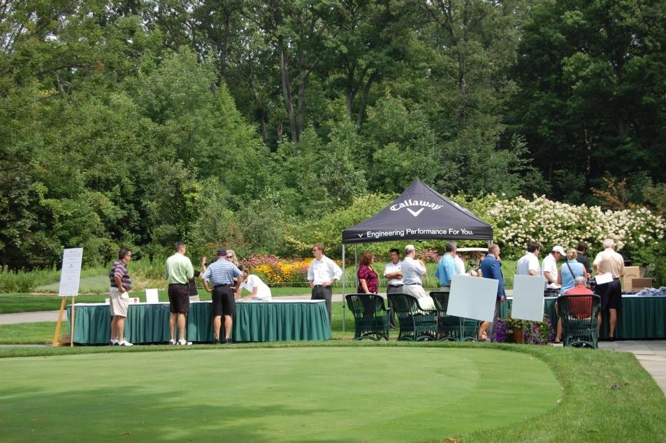 Putting Green Sponsor Recognition at both