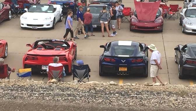 522 Corvettes packed the banks of the Mighty Mississippi in Le Claire, IA for