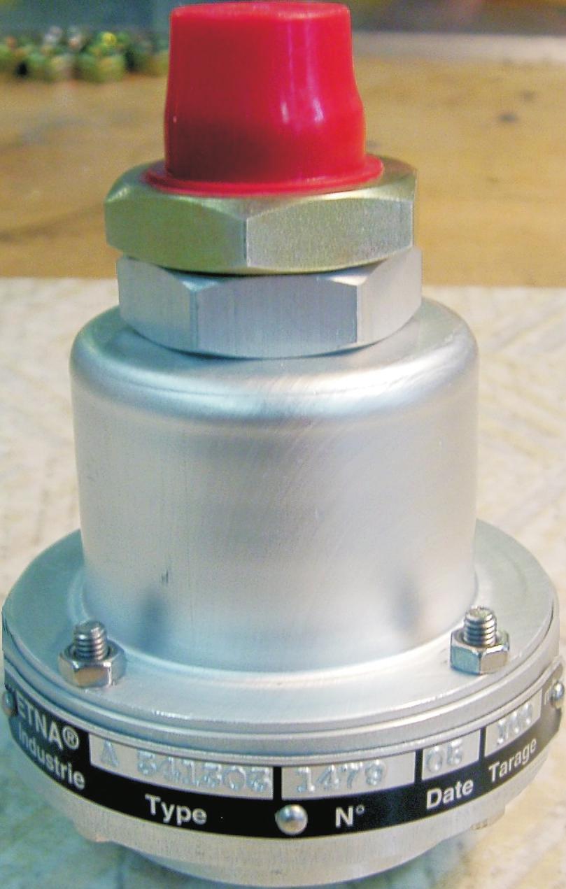 valves: Pressure range: 700 mbar to 3 bar Inlet :