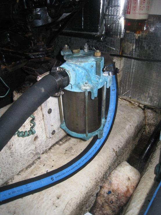 Please use a paper towel or oil rag, not the dish towels! Check the general condition of the BELTS, HOSES, and FUEL LINES. (Fig.1) (Fig.