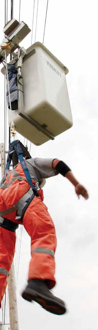 ROLLGLISS R520 RESCUE AND DESCENT Rollgliss R520 rescue and descent This fully automatic, hands-free descent for bucket trucks, aerial lifts, towers, cranes and more is simply the best escape