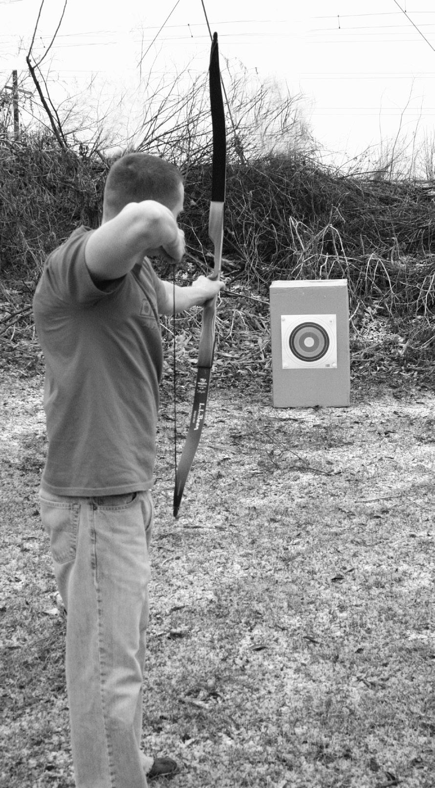 Page 5 of 6 ARCHERY SHOT SEQUENCE SHOOTING STANCE, DRAWING, ANCHORING AND AIM/RELEASE: 1. Stand with your body in line with the target.