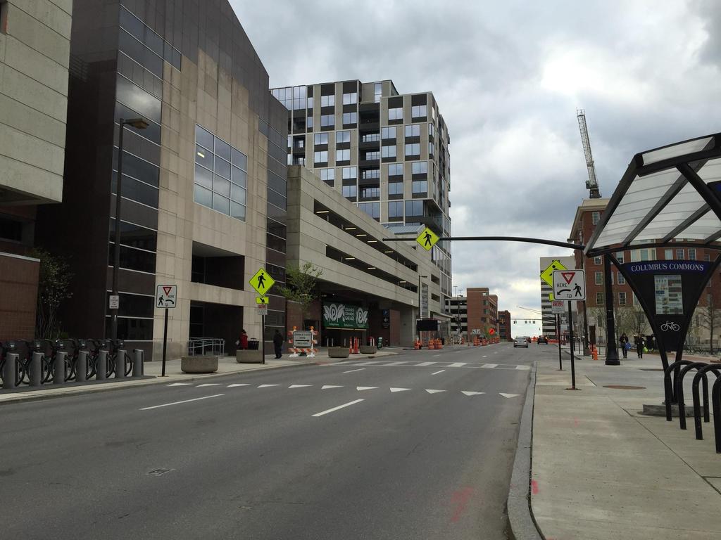 Figure 3: Crossing conditions on Rich Street, in between 3rd Street and High Street in Downtown Columbus, Ohio. The garage can be seen here on the left.