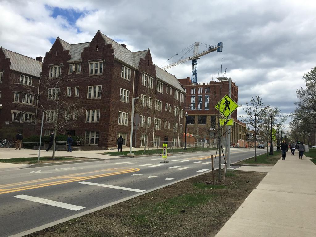 Figure 4: In-street sign crossing conditions on Woodruff Avenue in the Ohio State University, across from the Physics Research Building Observations at this location can be found in Table 7.