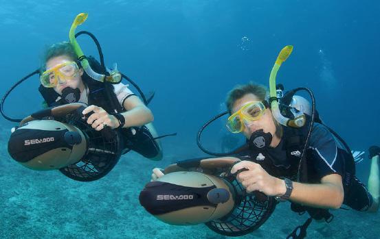 All snorkelling gear included on this 90 minute tour. Enquiries to extension 6924 10:00 am ~ HELICOPTER JOY FLIGHTS Bookings and info at The Helicopter Hut (opposite Tangatours) Great for the kids.