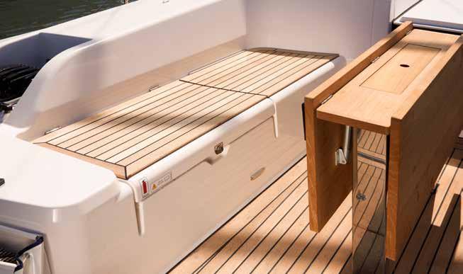 10 X-YACHTS X4 9 DECK DETAILS 11 CLEAN & FUNCTIONAL The X4 9 rewards the owner with a deck and rigging layout, designed for the discerning sailor.