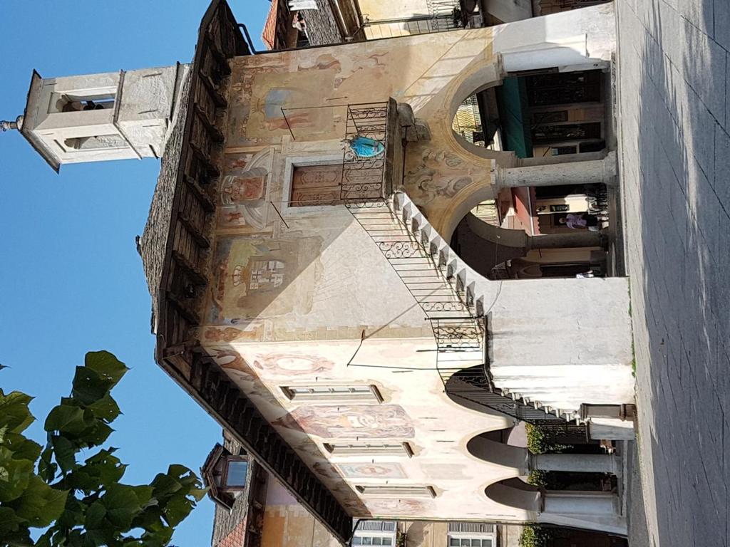 The piazza and old town hall right next to our 200 year old hotel in delightful Orta San Giulio After Orta, we went our separate ways: Iain home to Capetown via
