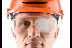 Protecting Your Eyes at Work Eye injuries in the workplace are very common. The National Institute for Occupational Safety and Health (NIOSH) reports that every day about 2,000 U.S. workers sustain job-related eye injuries that require medical treatment.