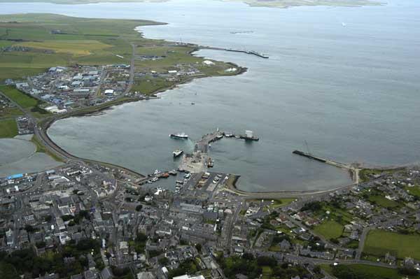 MIKE 21 Figure 1.2 Arial image of the Kirkwall Marina during the construction of the breakwater extension.