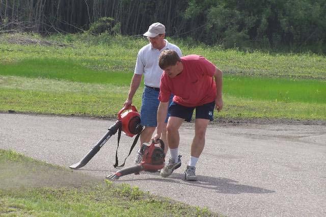 Editor, Jim Cook 1075 Miller Street Shakopee, Minnesota 55379 Cleaning Runways The Easy Way THE TCRC FLARE-OUT Monthly Newsletter ** TWIN CITY RADIO CONTROLLERS INC.