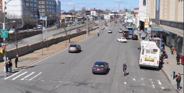 BEYOND PHILADELPHIA Action Items \\\ Engineering BEFORE Queens Boulevard in New York City Once nicknamed the Boulevard of Death, Queens Boulevard in New York City was selected as a Vision Zero