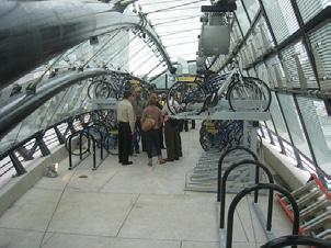 These racks are appropriate for sidewalks ad public facilities. Log Term Parkig Bicycle Lockers: Bicycle lockers provide a eclosed storage space for each parked bicycle.