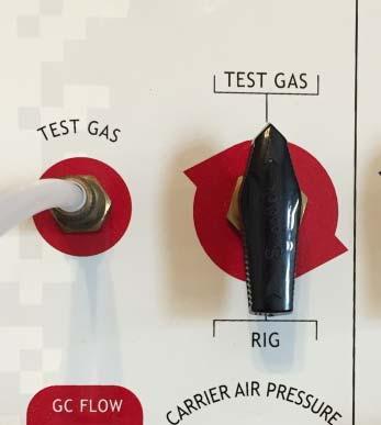 5. Turn the Test Gas knob clockwise so that it is pointed to Test Gas.