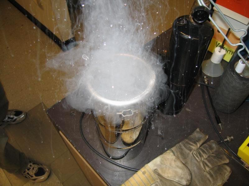 Cryogenics Liquid gasses are extremely cold and can cause burns Liquid gases evaporate and many can cause asphyxiation