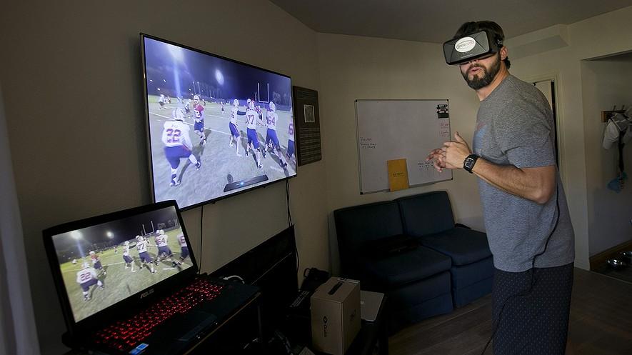 Virtual-reality football taking the field with NFL and college players By San Jose Mercury News, adapted by Newsela staff on 09.22.